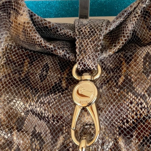 EUC Dooney and Bourke Shoulder Bag - Picture 2 of 12